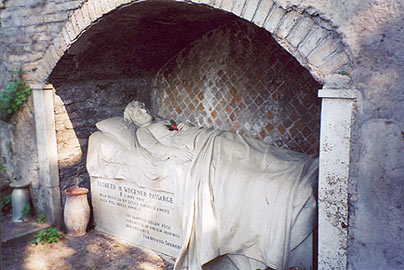 Гробница невесты -  monument on  the bride's grave in IL Cimitero Acattolico di Roma