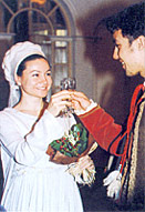 Кьяра и Лука во время церемонии в Доме Джульетты в Вероне  -  the Patto of Chiara and Luca in Juliet's House in Verona, 1999